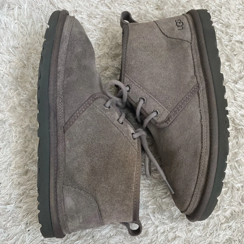 UGG Men's Gray Neumel Chukka Boots